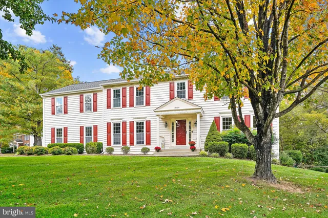 $975,000 | 15320 Jordans Journey Drive, Centreville, VA 20120