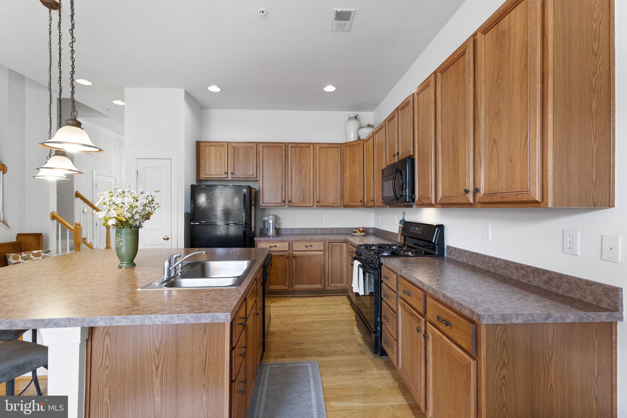 23418 Clarksridge Road Clarksburg, MD 20871 - Photo 6 of 40 Kitchen