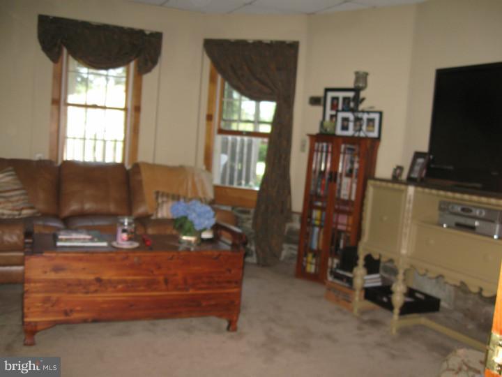 1031 Catalpa Road Warminster, PA 18974 - Photo 7 of 15 Family Room