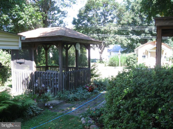 1031 Catalpa Road Warminster, PA 18974 - Photo 8 of 15 Back Yard