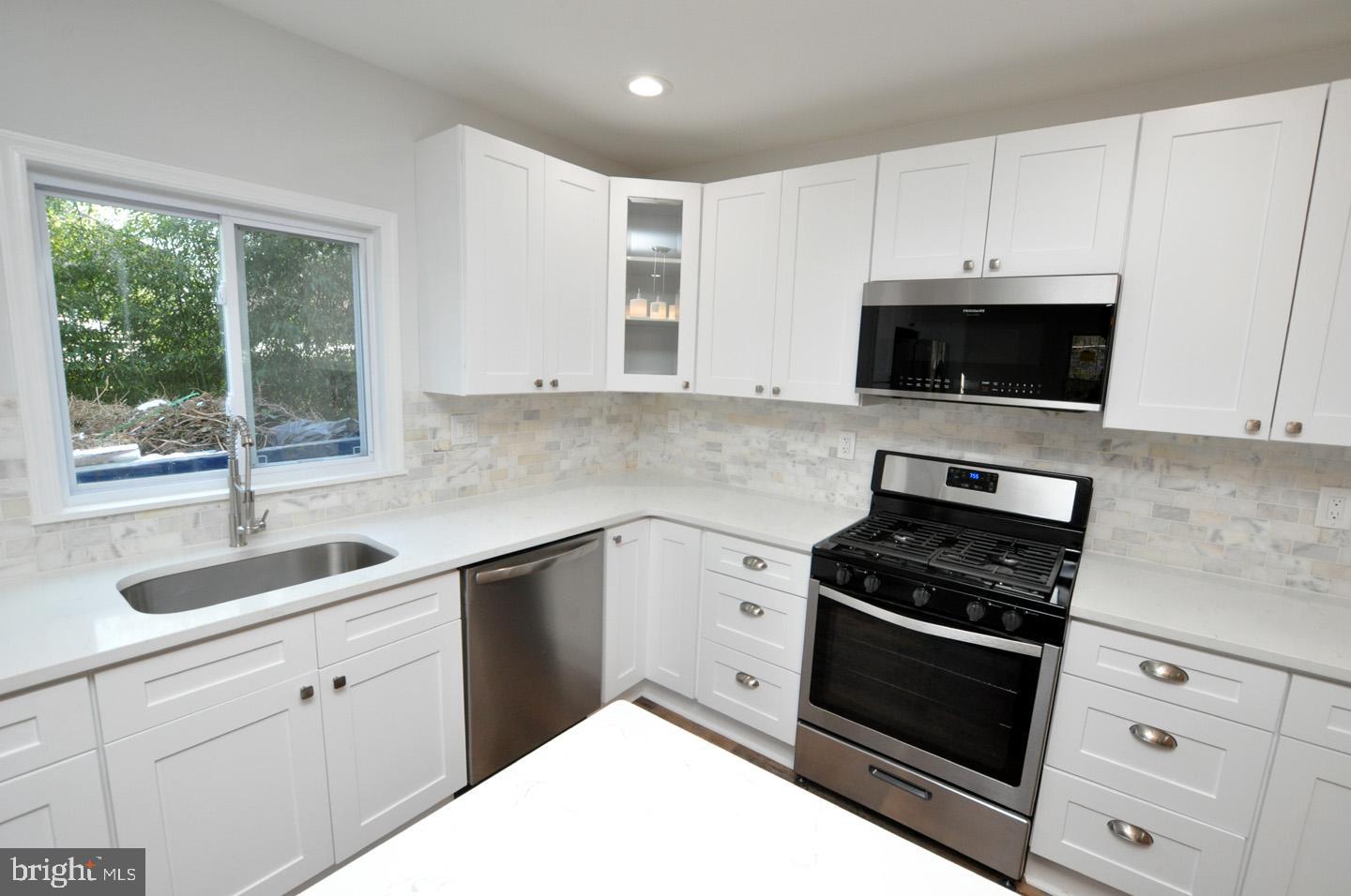 1126 Prospect Ridge Boulevard Haddon Heights, NJ 08035 - Photo 6 of 28 Kitchen with Quartz Counters