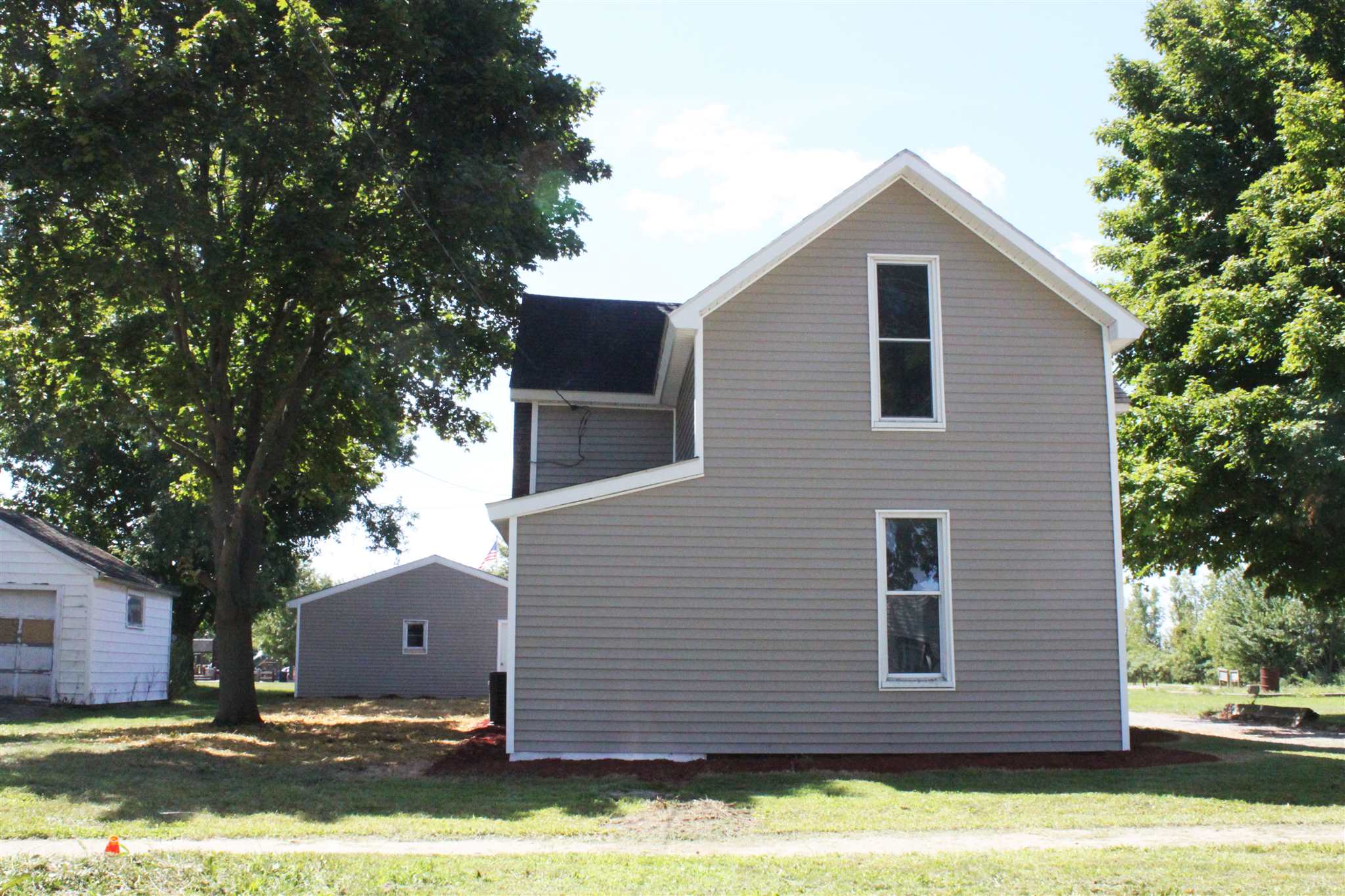 224 Walnut Street Butler, IN 46721 - Photo 2 of 27