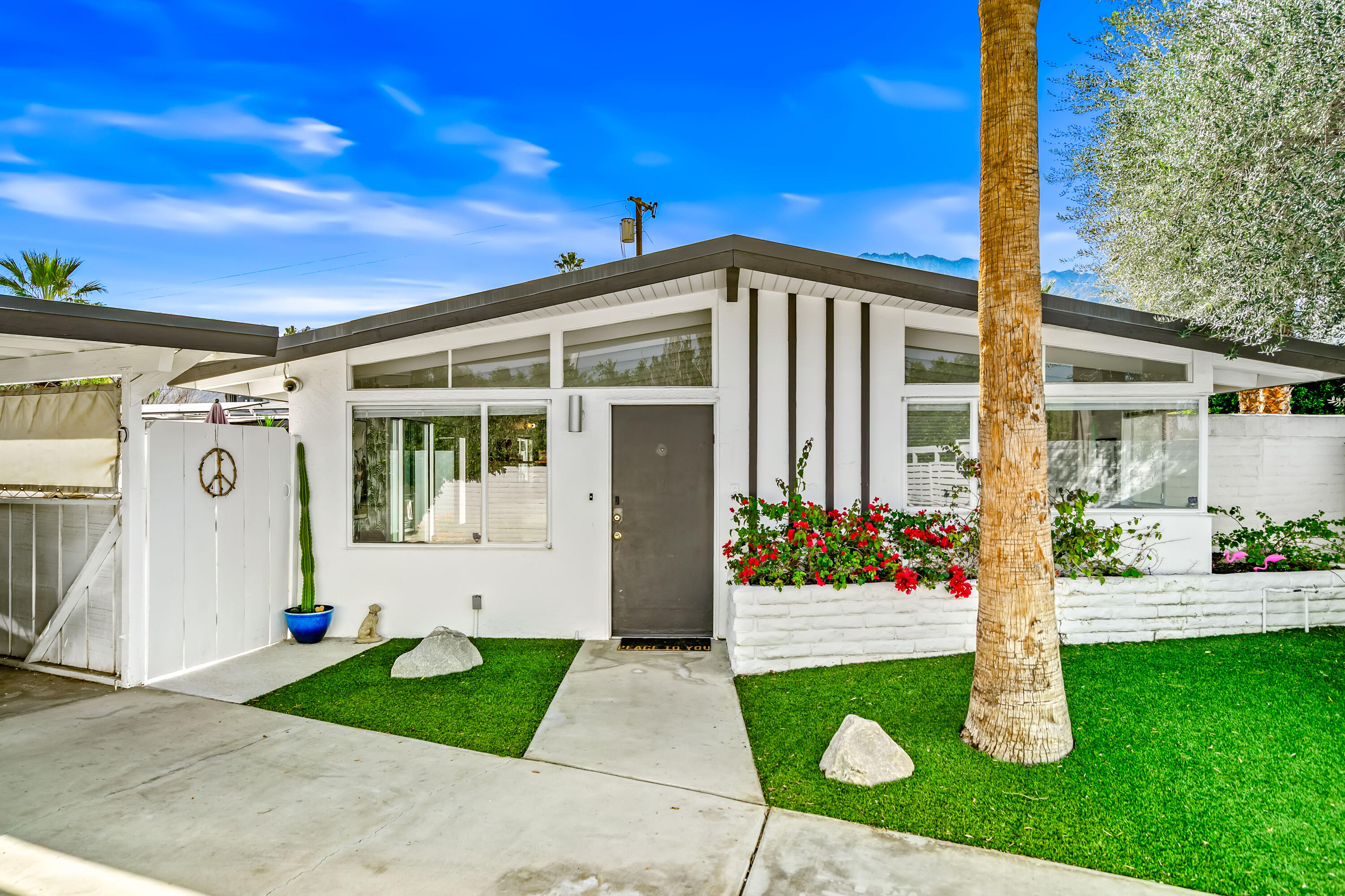 1655 Tamarisk Road Palm Springs, CA 92262 - Photo 7 of 29 IMG-7