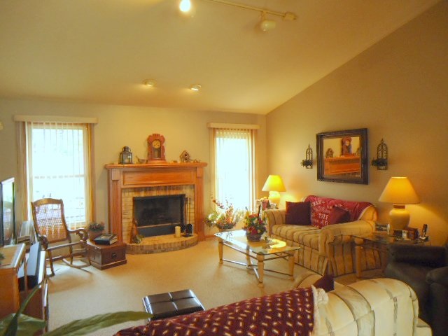 571 Barley Ridge Trail Freeport, IL 61032 - Photo 4 of 19 Gallery Image 4