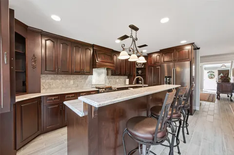 $249,000 | 11622 Village Pl Drive, Unit 328, Houston, TX 77077