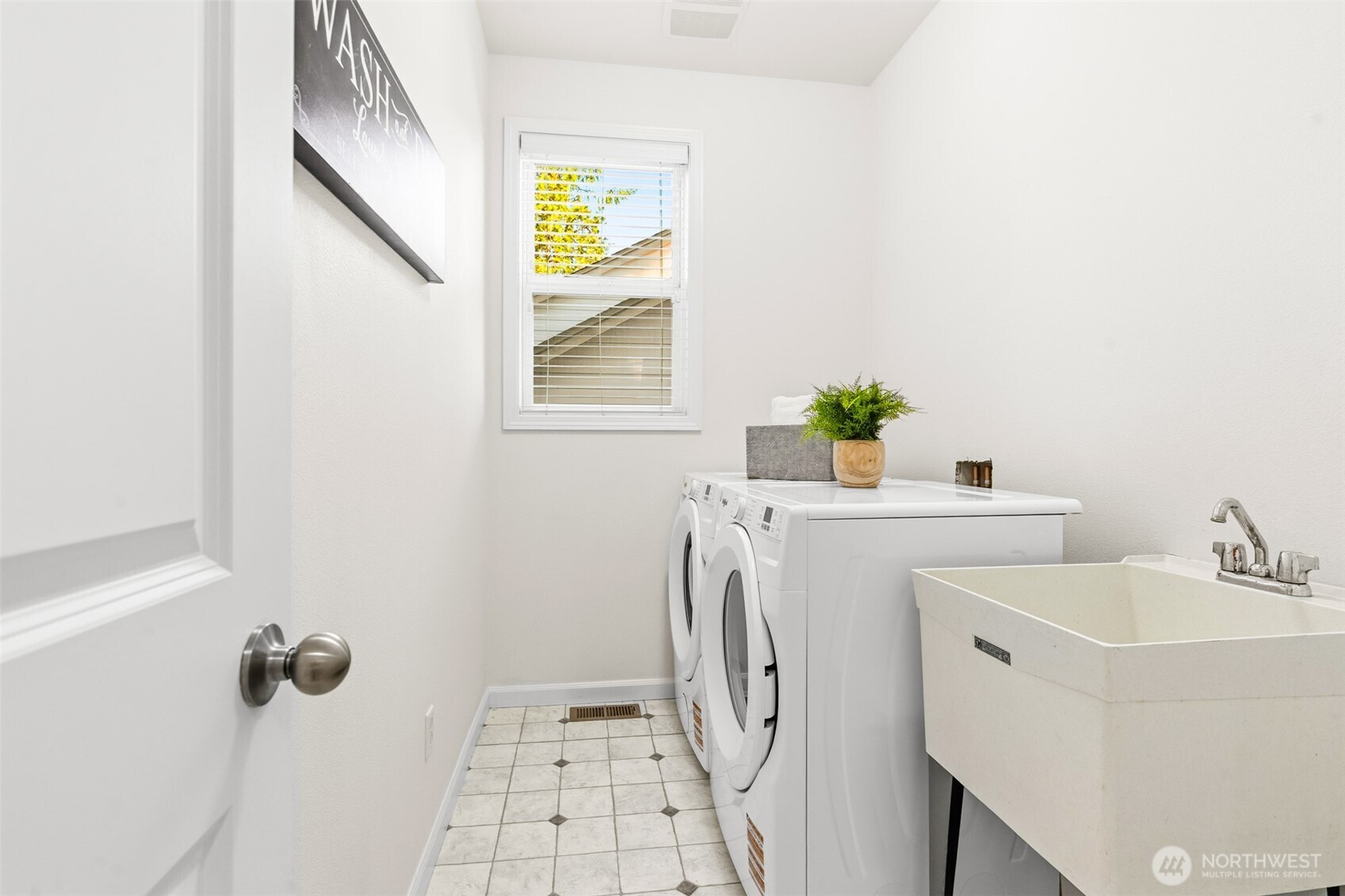 2017 Northeast 24th Place Renton, WA 98056 - Photo 20 of 37