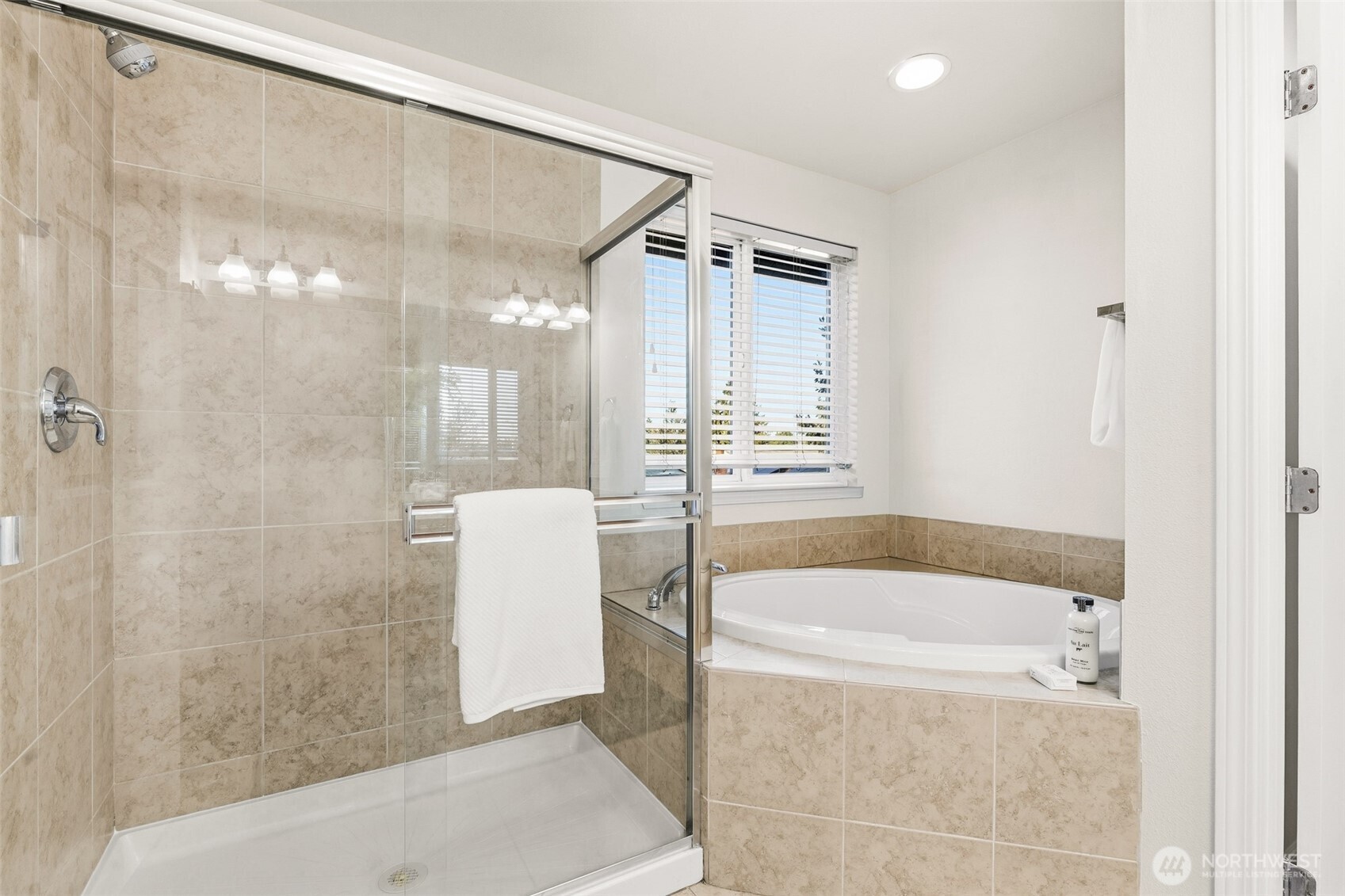 2017 Northeast 24th Place Renton, WA 98056 - Photo 30 of 37