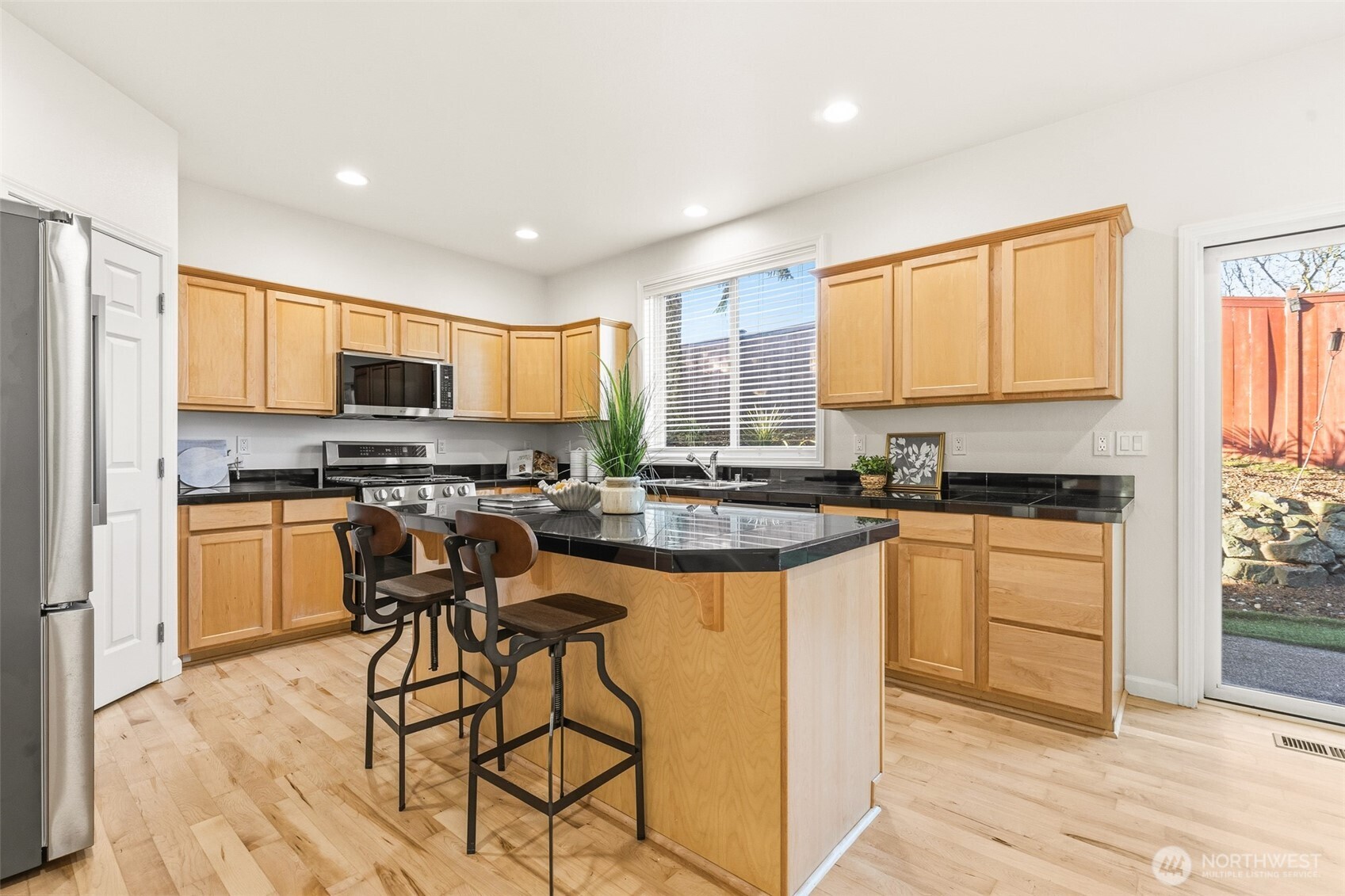 2017 Northeast 24th Place Renton, WA 98056 - Photo 10 of 37