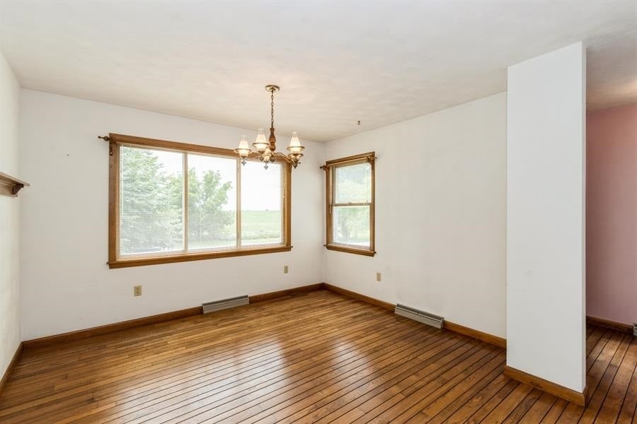 2939 Johnson Cedar Road Northeast Iowa City, IA 52240 - Photo 7 of 39 Gallery Image 7