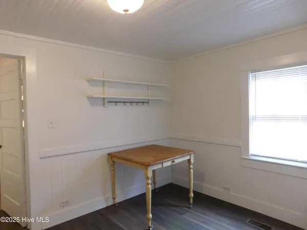 $1,500 | 611 Johnson Street, New Bern, NC 28560