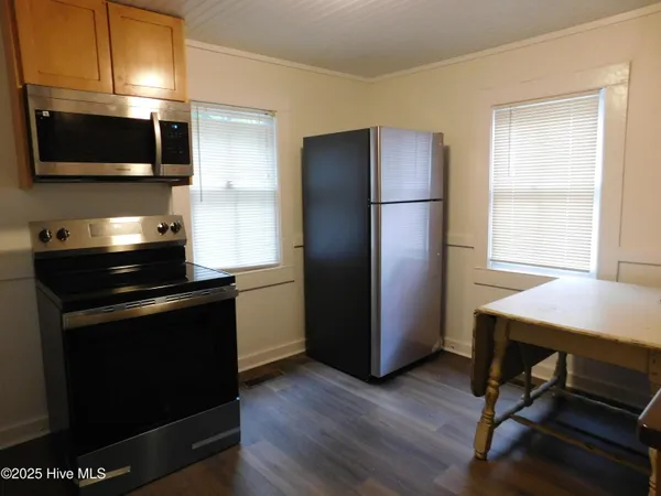 $1,500 | 611 Johnson Street, New Bern, NC 28560