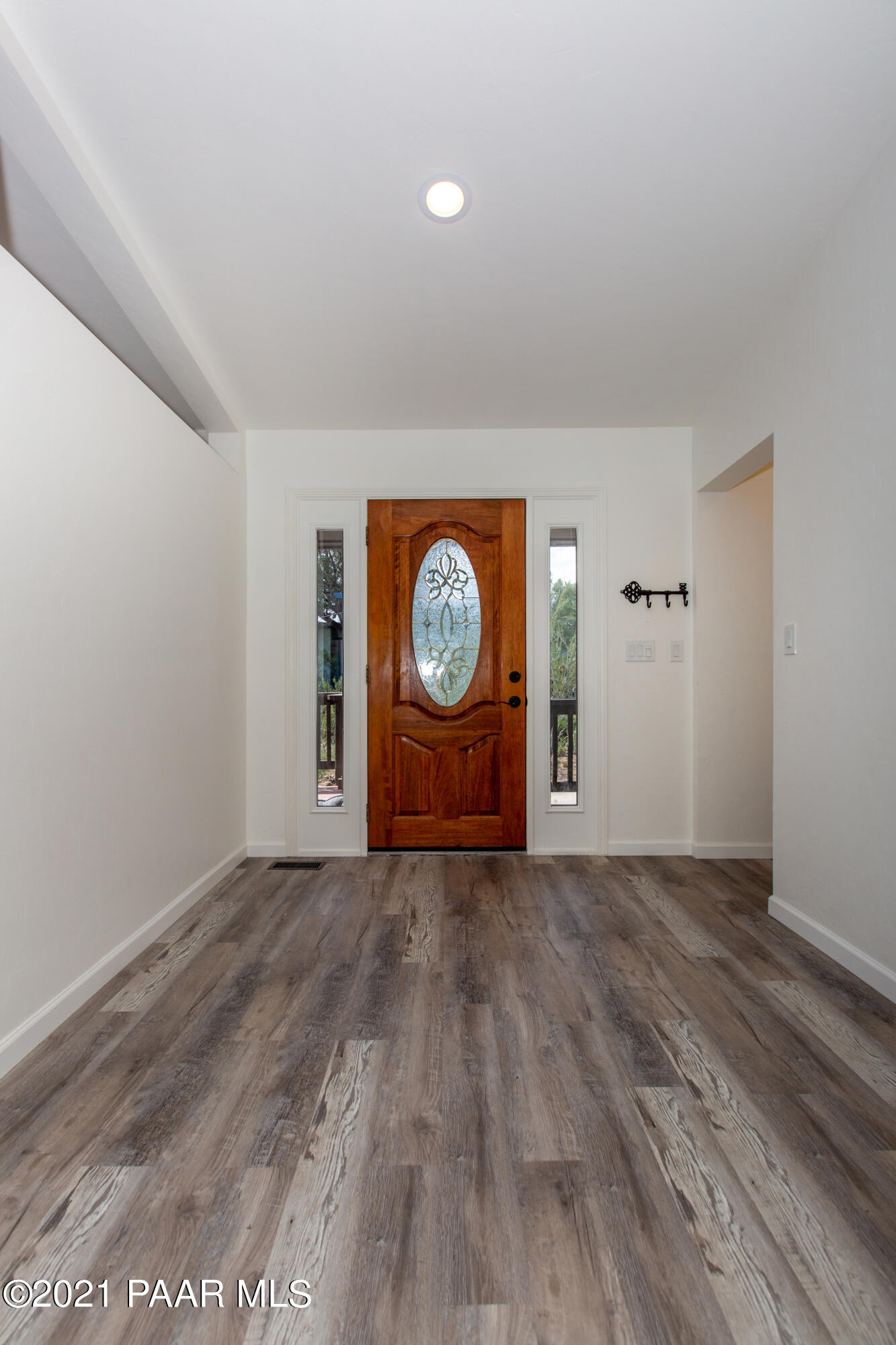 2082 View Point Road Prescott, AZ 86303 - Photo 5 of 44 Welcoming Entry