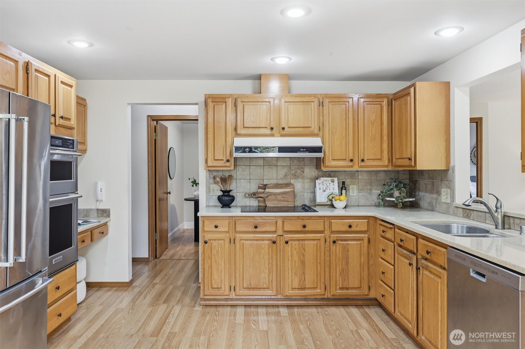 201 3rd Avenue North, Unit 317 Edmonds, WA 98020 - Photo 12 of 39