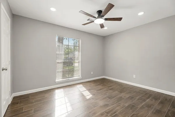 $2,495 | 2707 Mt Vernon Drive, Dickinson, TX 77539