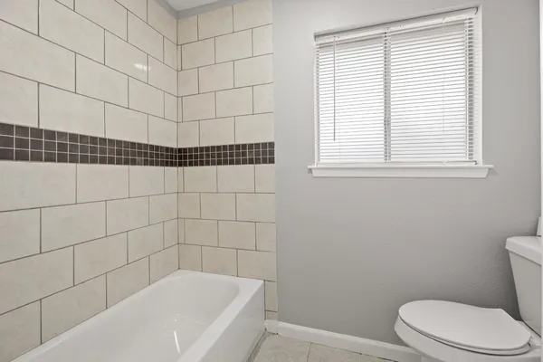 $2,495 | 2707 Mt Vernon Drive, Dickinson, TX 77539