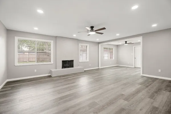 $2,495 | 2707 Mt Vernon Drive, Dickinson, TX 77539