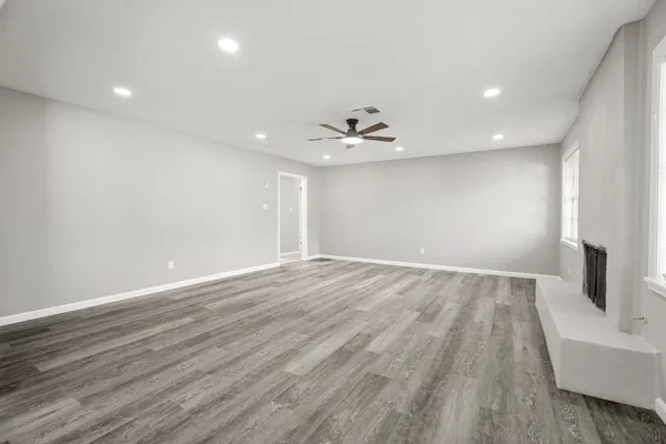 $2,495 | 2707 Mt Vernon Drive, Dickinson, TX 77539