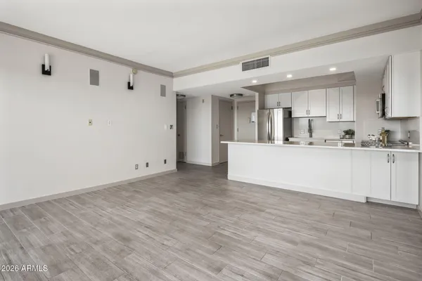 $279,900 | 4750 North Central Avenue, Unit L17, Phoenix, AZ 85012