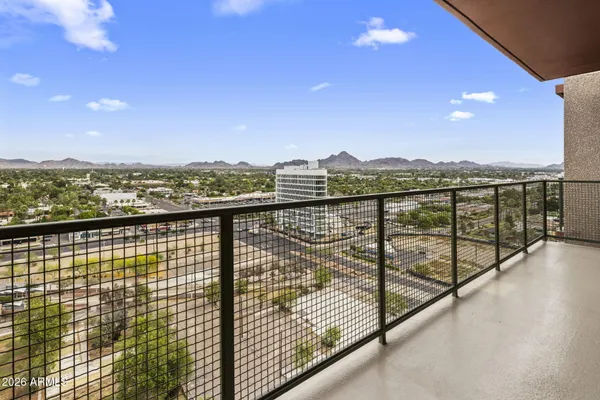 $279,900 | 4750 North Central Avenue, Unit L17, Phoenix, AZ 85012