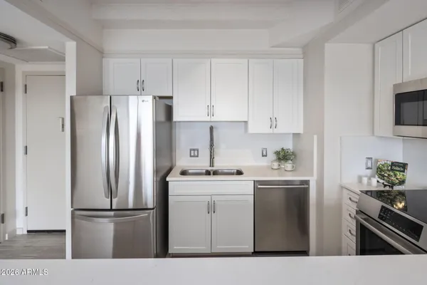 $279,900 | 4750 North Central Avenue, Unit L17, Phoenix, AZ 85012