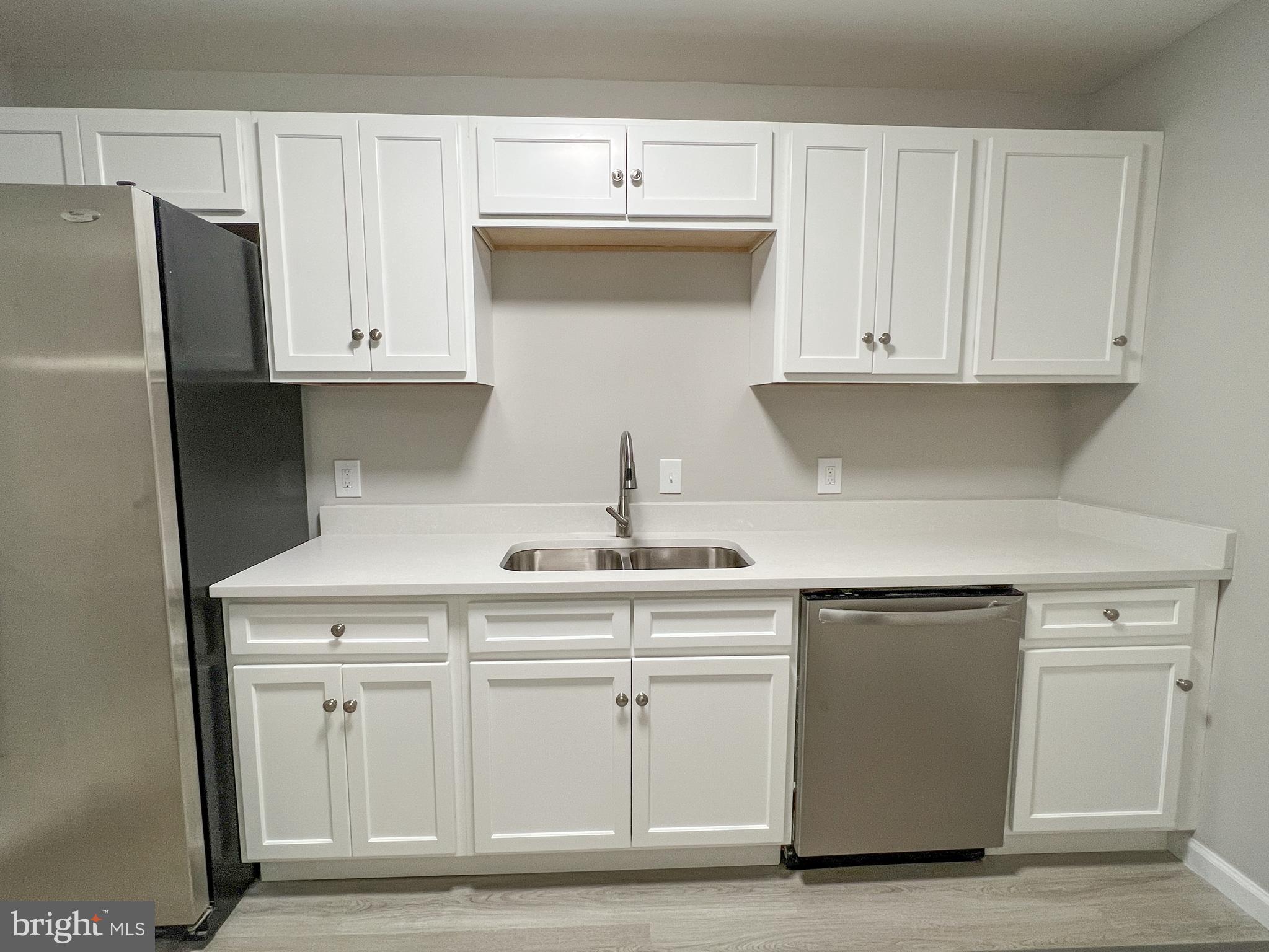 15015 Haslemere Court Silver Spring, MD 20906 - Photo 19 of 60 Kitchen