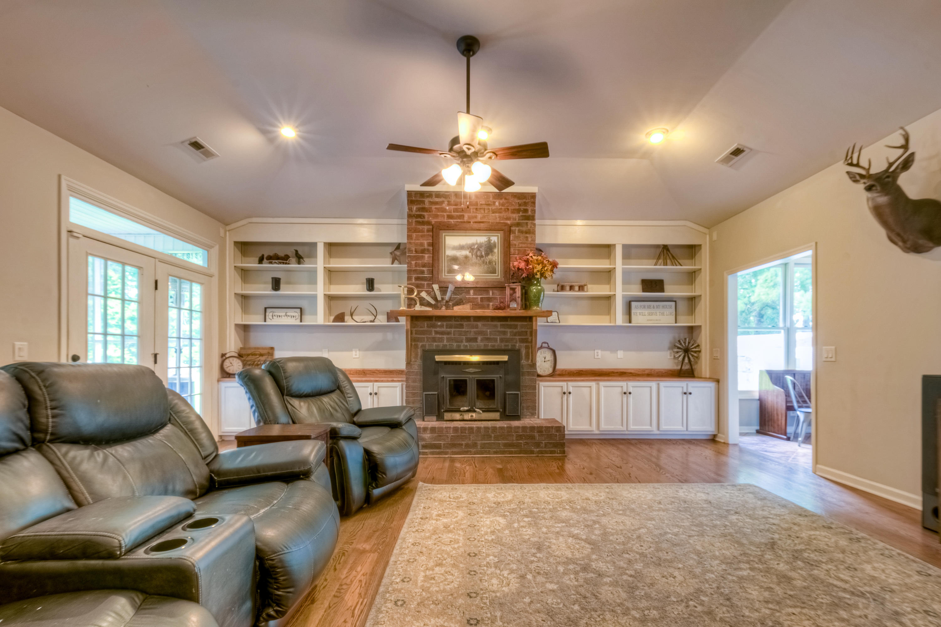 1837 Highway 61 Ridgeville, SC 29472 - Photo 23 of 54 Family Room