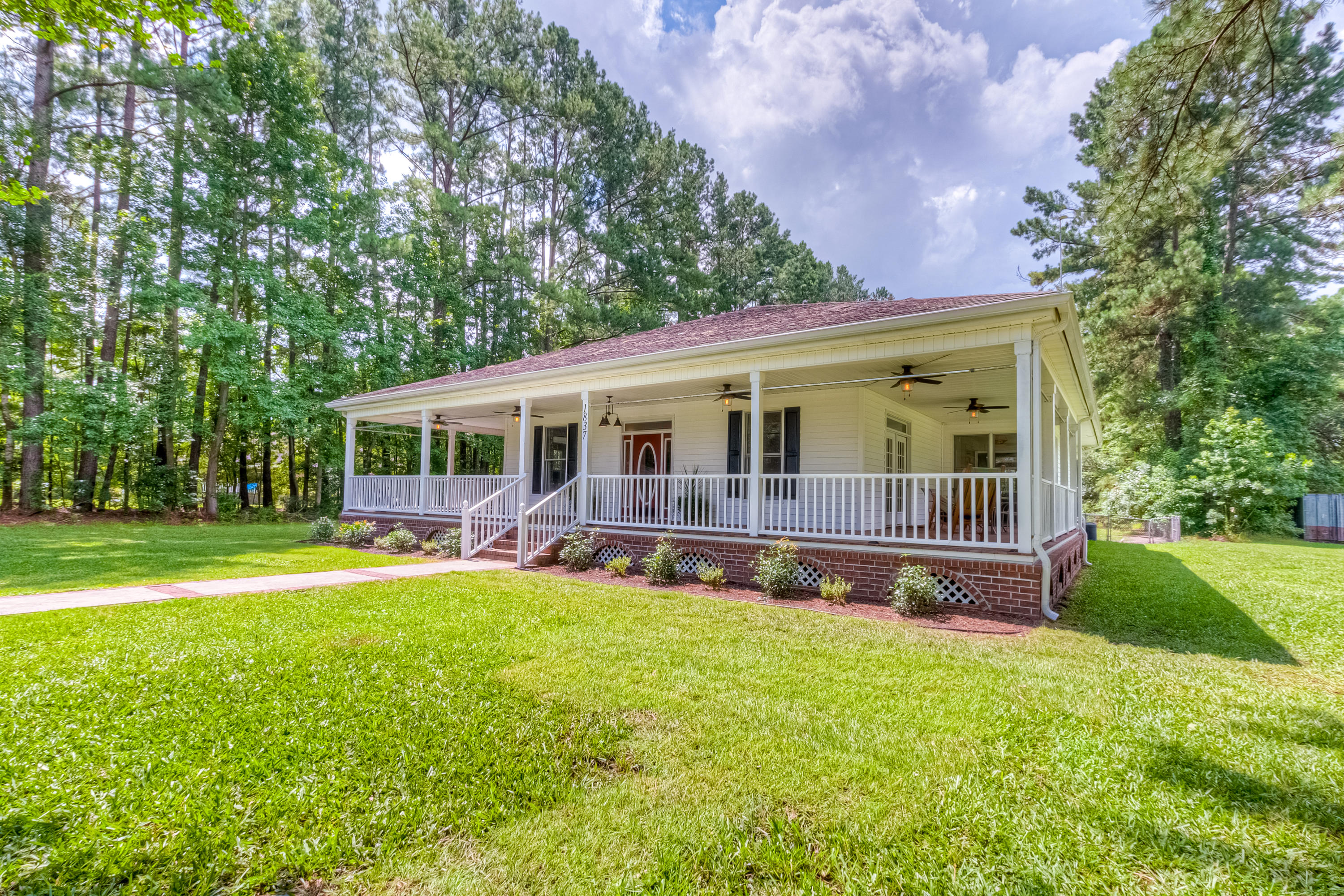 1837 Highway 61 Ridgeville, SC 29472 - Photo 5 of 54 Front