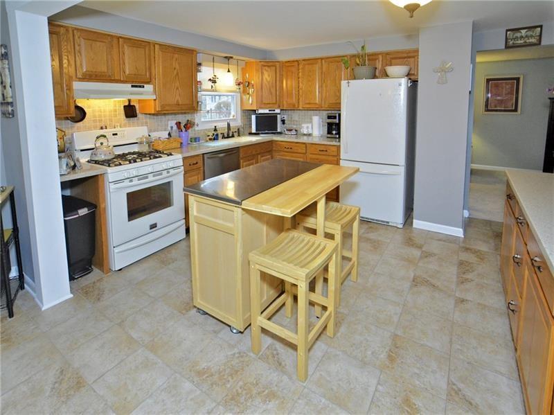 634 Blue Ridge Road Pittsburgh, PA 15239 - Photo 2 of 25 Gallery Image 2
