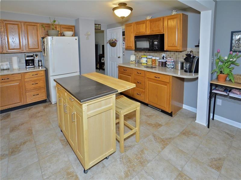 634 Blue Ridge Road Pittsburgh, PA 15239 - Photo 3 of 25 Gallery Image 3