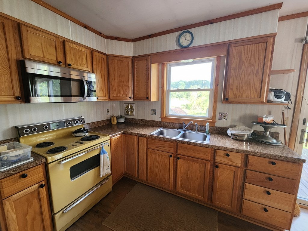 13175 Redstone Ridge Road Hesston, PA 16647 - Photo 11 of 37 Gallery Image 11