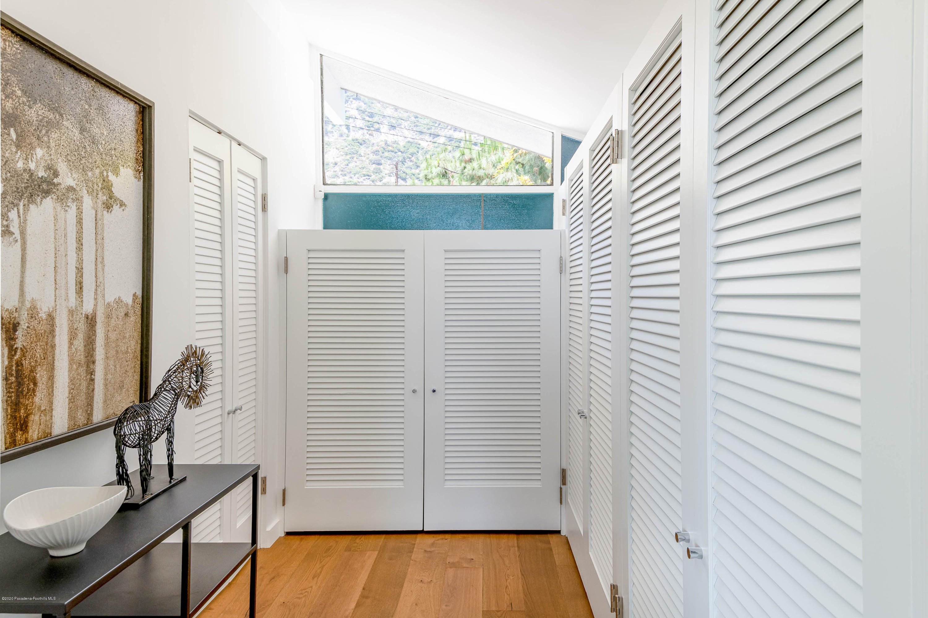 2210 Cielo Place Arcadia, CA 91006 - Photo 21 of 39 a bathroom with a tub and shower