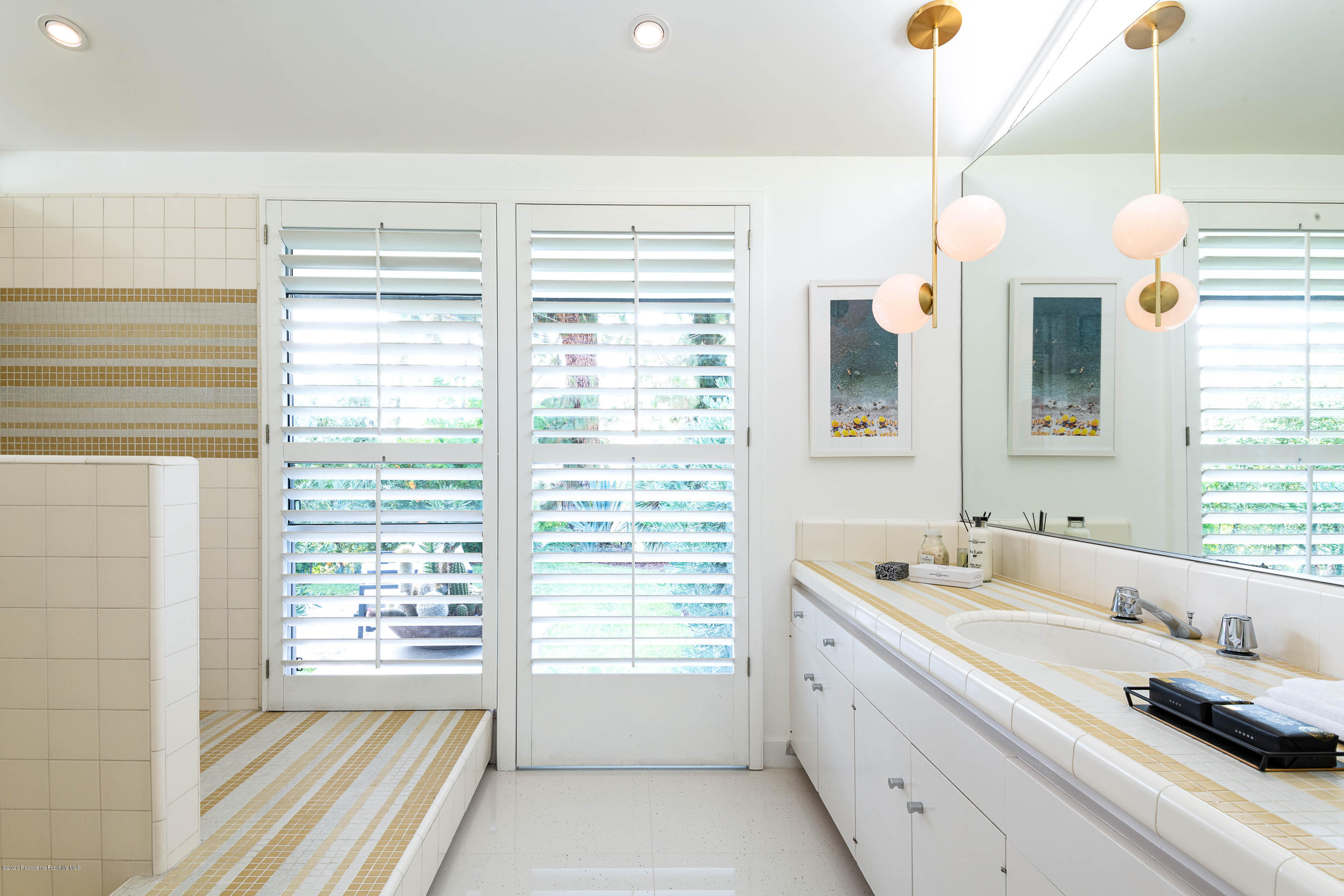 2210 Cielo Place Arcadia, CA 91006 - Photo 23 of 39 a bathroom with a double vanity sink and a bathtub