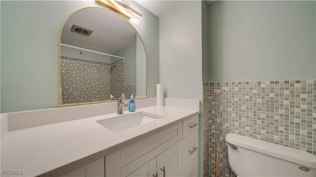 $945 | 357 Joel Boulevard, Unit 216, Lehigh Acres, FL 33936