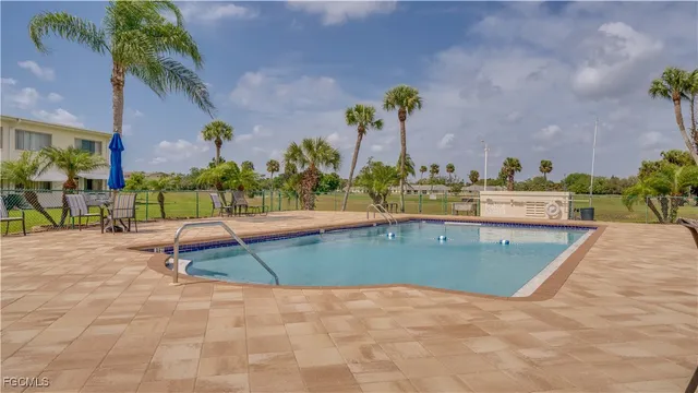 $945 | 357 Joel Boulevard, Unit 216, Lehigh Acres, FL 33936