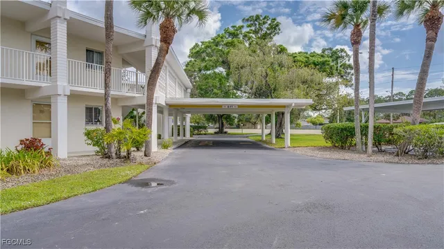 $945 | 357 Joel Boulevard, Unit 216, Lehigh Acres, FL 33936