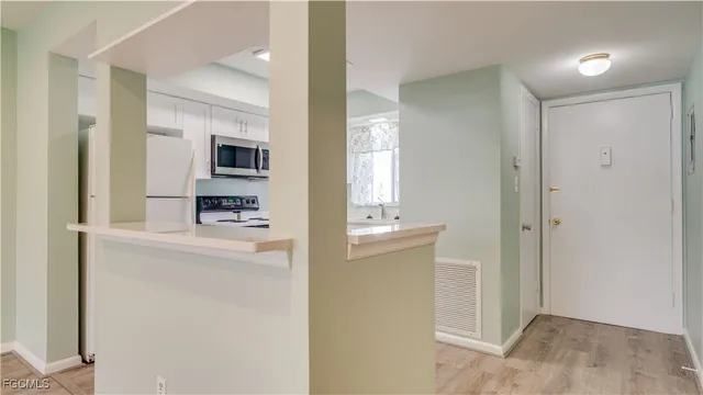 $945 | 357 Joel Boulevard, Unit 216, Lehigh Acres, FL 33936