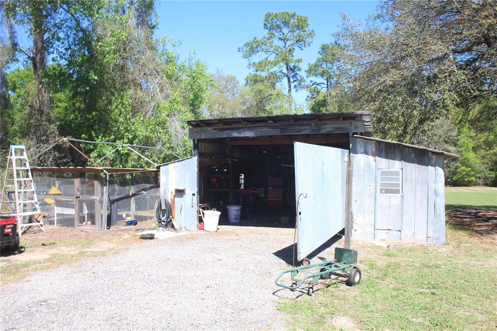 24427 Wild Turkey Road Paisley, FL 32767 - Photo 26 of 55 a backyard of a house