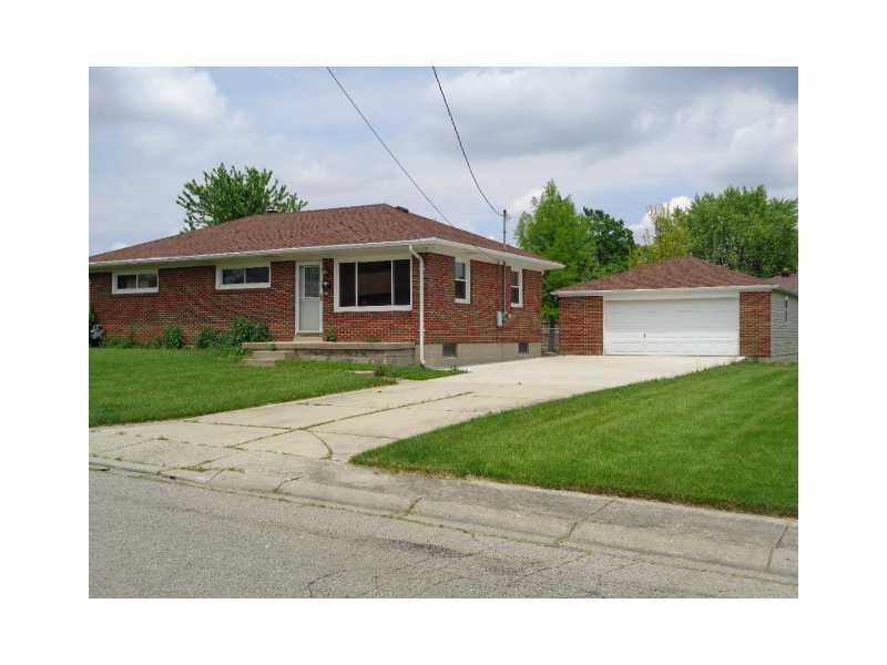 1032 Robin Road Springfield, OH 45503 - Photo 1 of 10