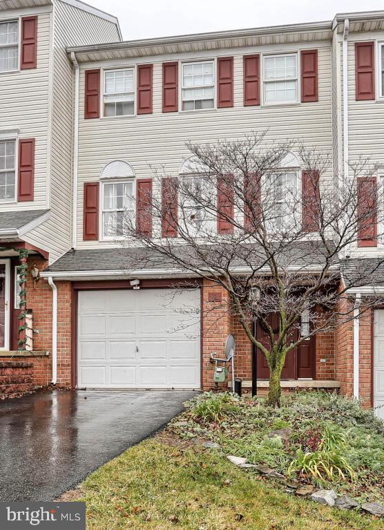 185 Robin Road York, PA 17404 - Photo 1 of 23 Gallery Image 1