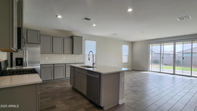 $2,150 | 37845 West Santa Barbara Avenue, Maricopa, AZ 85138