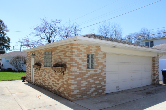 724 Barnsdale Road, Unit 2 La Grange Park, IL 60526 - Photo 20 of 20 a view of a back yard of the house