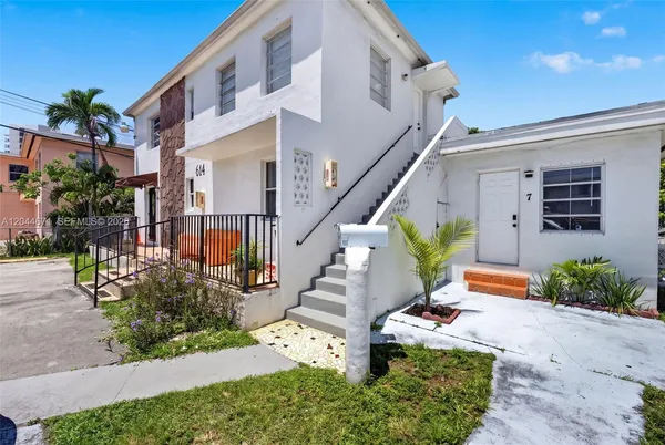 $2,400 | 1900 Southwest 6th Street, Unit 6, Miami, FL 33135