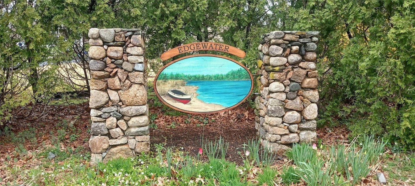 11 Edgewater Road Narragansett, RI 02882 - Photo 4 of 19