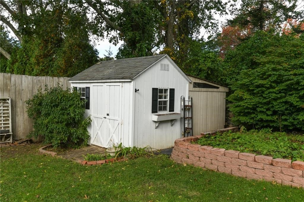11 Edgewater Road Narragansett, RI 02882 - Photo 6 of 19