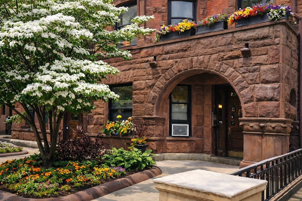 178 Commonwealth Avenue, Unit 2 Boston, MA 02116 - Photo 11 of 15