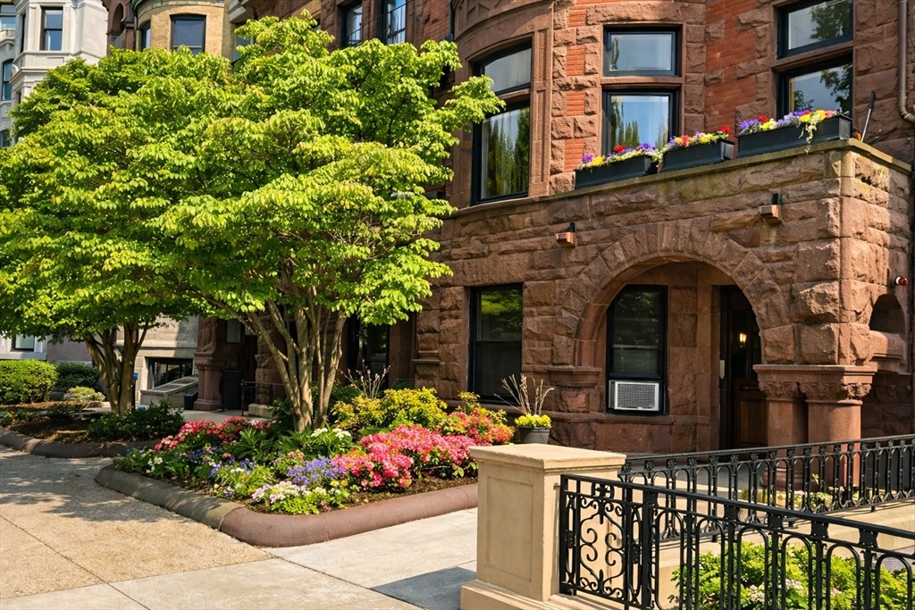 178 Commonwealth Avenue, Unit 2 Boston, MA 02116 - Photo 9 of 15