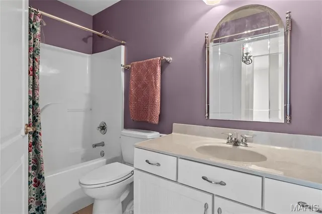 $555,000 | 882 Edward Street, St. Libory, IL 62282