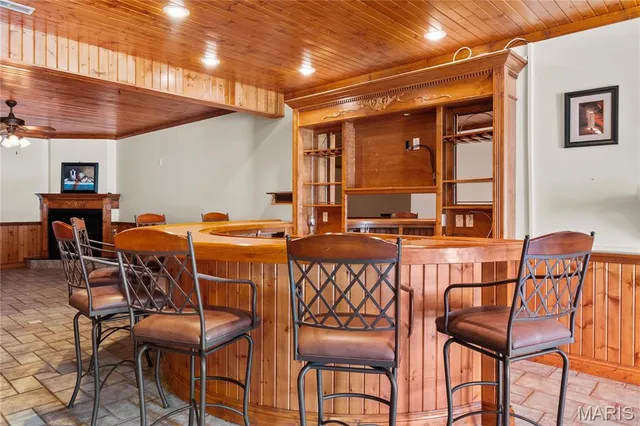 $555,000 | 882 Edward Street, St. Libory, IL 62282