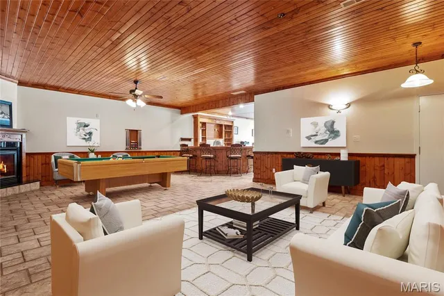 $555,000 | 882 Edward Street, St. Libory, IL 62282