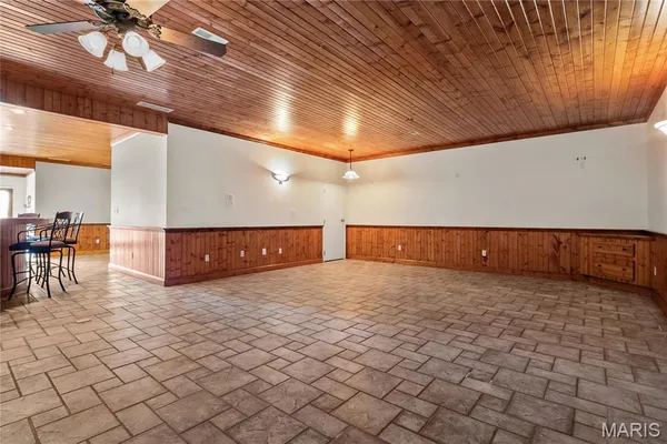 $530,000 | 882 Edward Street, St. Libory, IL 62282